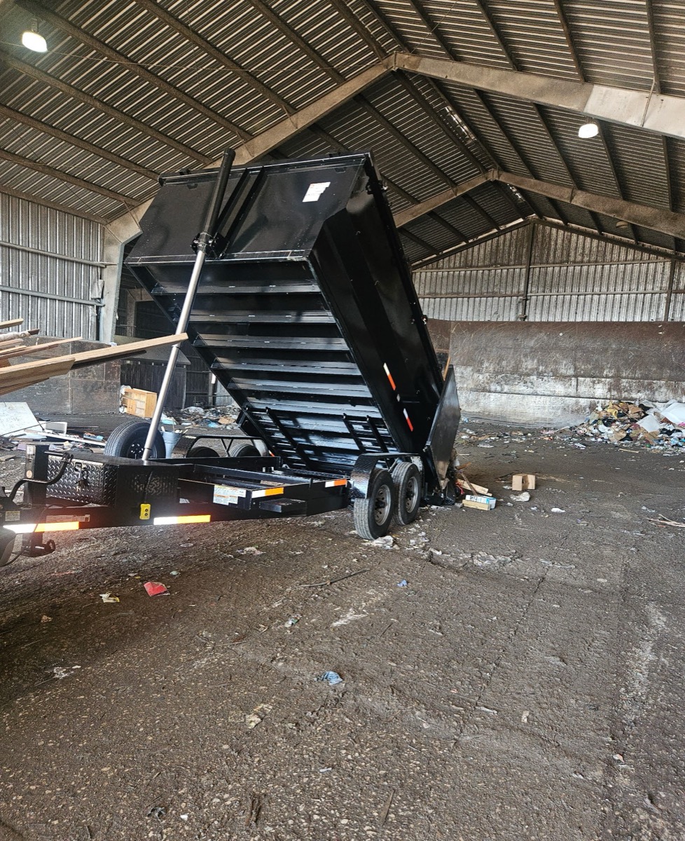 Dump trailer unloading at the transfer station